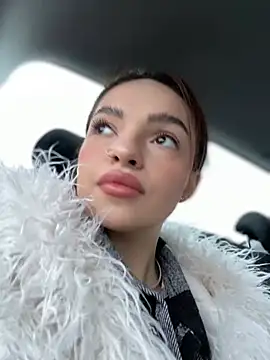 Snapshot of AnaWest chatting on 01/17/25, 05:21 AnaWest online show from 01/17/25, 05:21