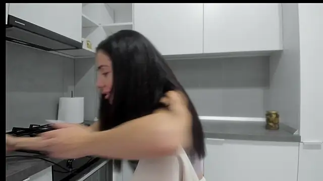 Emmapmg online show from 11/18/25, 10:31