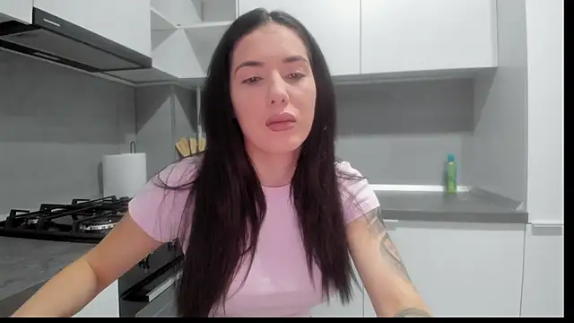 Emmapmg online show from 12/21/25, 06:59