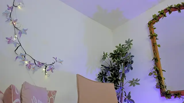 BonnieCute  online show from 10/01/25, 12:27