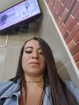 Snapshot of Alona_Evans chatting on 06/05/26, 10:37 Alona Evans online show from 06/05/26, 10:37