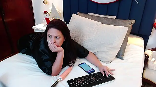 Snapshot of KattaGoez chatting on 12/28/24, 02:33 KattaGoez online show from 12/28/24, 02:33