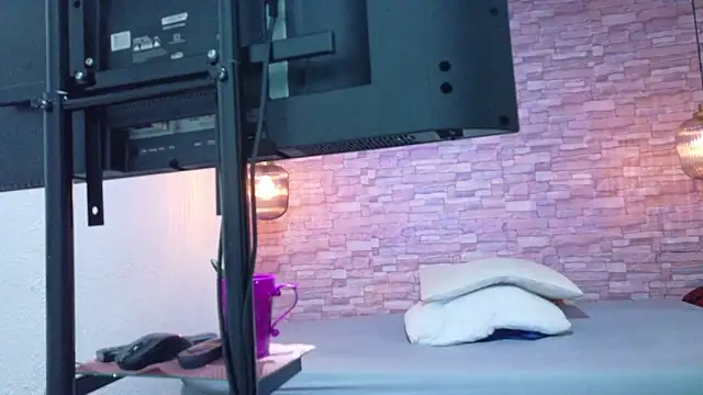 nextdoor fantasy1 online show from 04/23/26, 03:30