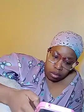 Snapshot of madamsensuale chatting on 02/22/25, 03:56 madamsensuale online show from 02/22/25, 03:56