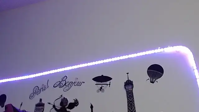 Snapshot of cata__gutierrez_ chatting on 12/20/25, 05:03 cata gutierrez online show from 12/20/25, 05:03