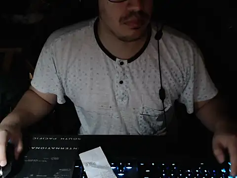 Snapshot of thealfawolf01 chatting on 05/30/26, 02:41 thealfawolf01 online show from 05/30/26, 02:41