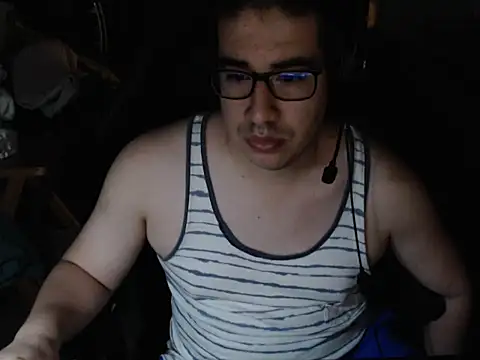 Snapshot of thealfawolf01 chatting on 06/07/26, 04:49 thealfawolf01 online show from 06/07/26, 04:49