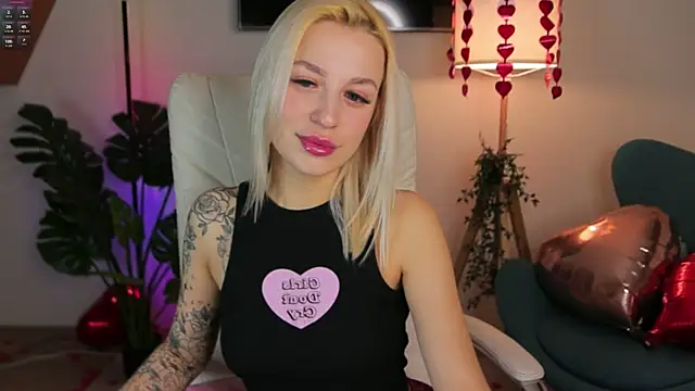 Snapshot of Crystal_Barbie chatting on 02/20/25, 08:03 Crystal Barbie online show from 02/20/25, 08:03