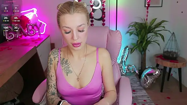 Snapshot of Crystal_Barbie chatting on 02/21/25, 07:54 Crystal Barbie online show from 02/21/25, 07:54