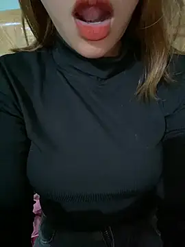 Snapshot of Sofia_xx2 chatting on 02/21/25, 09:02 Sofia xx2 online show from 02/21/25, 09:02