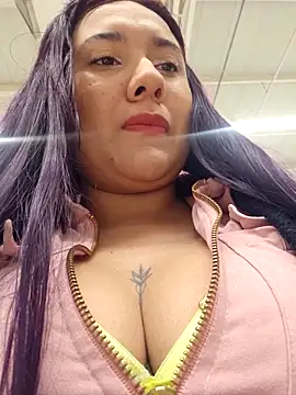 Snapshot of Blushing_Katy chatting on 12/21/25, 12:07 Blushing Katy online show from 12/21/25, 12:07