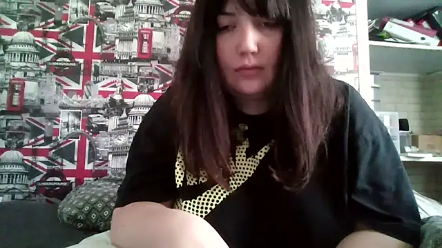 Lynylou online show from 09/28/25, 12:21