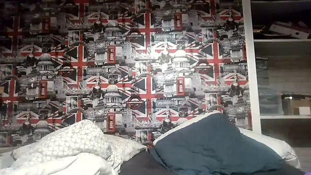 Lynylou online show from 10/28/25, 05:04