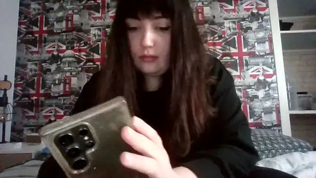 Lynylou online show from 11/13/25, 03:55