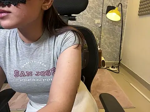 MidnightFlame online show from 12/10/24, 07:32