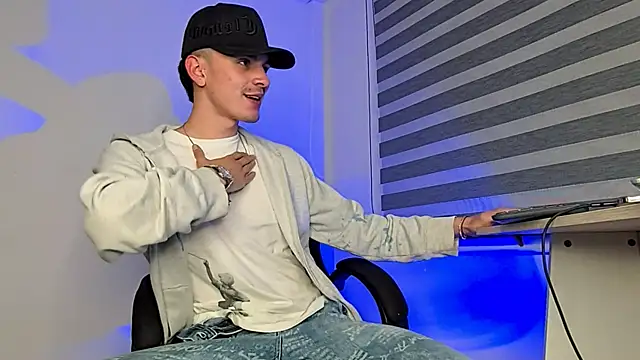 Snapshot of bastia_noooo chatting on 09/11/25, 06:24 bastia noooo online show from 09/11/25, 06:24