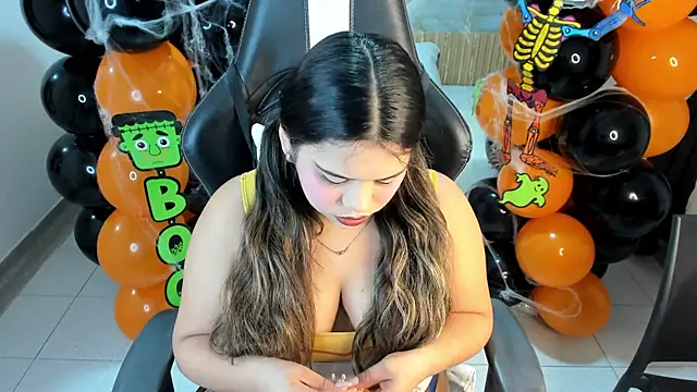 samy 19  online show from 10/21/25, 11:00