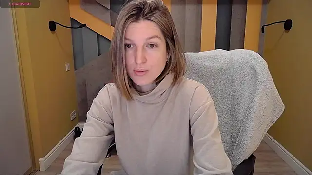 EmilyWalkeri online show from 12/18/24, 07:47