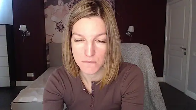 EmilyWalkeri online show from 01/08/25, 07:45