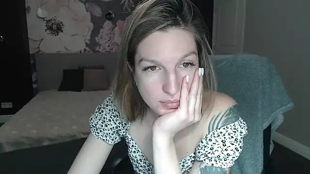 EmilyWalkeri online show from 01/14/25, 07:48