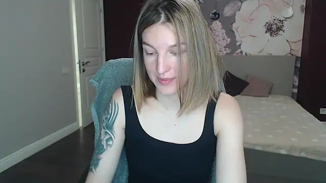 EmilyWalkeri online show from 01/29/25, 07:57