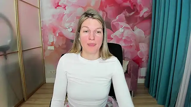 Snapshot of EmilyWalkeri chatting on 05/21/26, 06:59 EmilyWalkeri online show from 05/21/26, 06:59