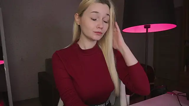 Snapshot of Lisa_003 chatting on 01/19/25, 04:54 Lisa 003 online show from 01/19/25, 04:54