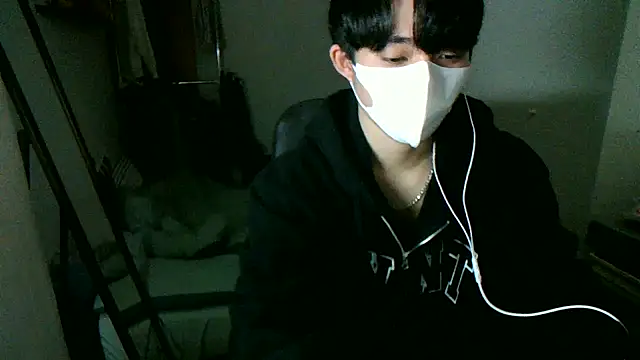 Snapshot of max5388 chatting on 12/21/25, 02:57 max5388 online show from 12/21/25, 02:57