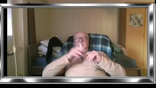 Snapshot of Sammy1660 chatting on 05/18/26, 04:02 Sammy1660 online show from 05/18/26, 04:02