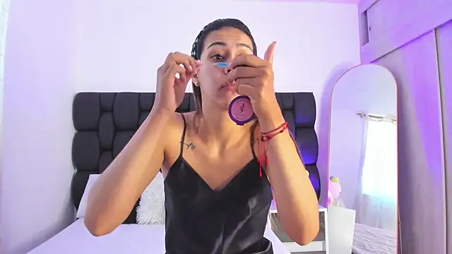 Cristel Boom online show from 01/29/25, 01:07