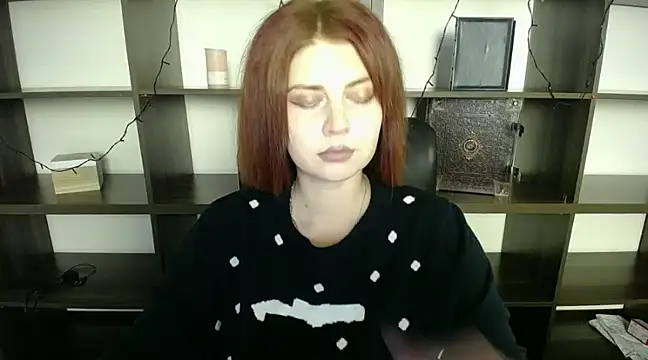 Lizzy Love online show from 12/24/24, 12:33