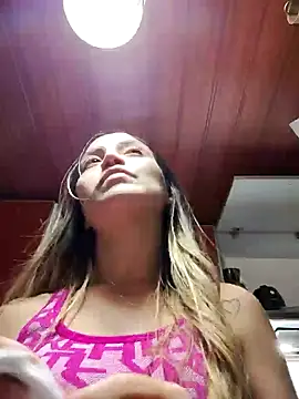 Snapshot of cindy_love2 chatting on 12/24/24, 02:32 cindy love2 online show from 12/24/24, 02:32