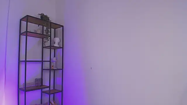 FoxieJullia online show from 01/24/25, 08:44