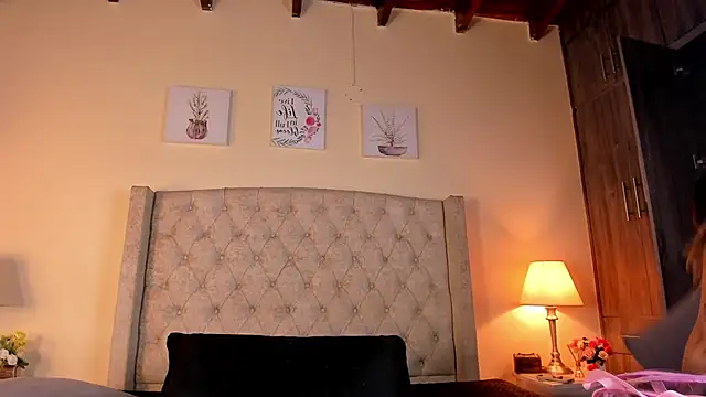 allisson m online show from 04/19/26, 12:04