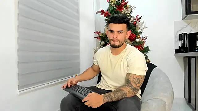 Ricardogo19 online show from 11/21/25, 11:36