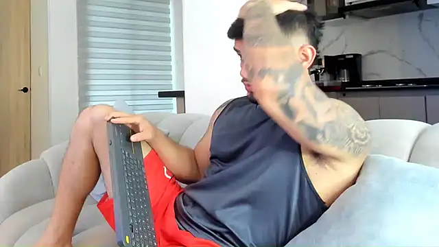 Ricardogo19 online show from 04/18/26, 08:42