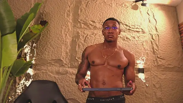 Logan Varela online show from 03/16/25, 05:39