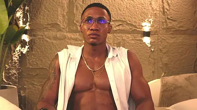 Logan Varela online show from 03/20/25, 01:24