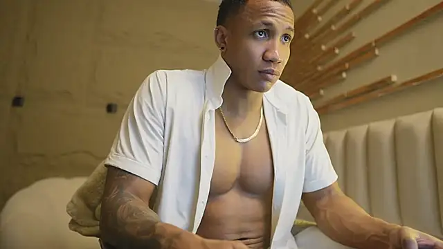 Logan Varela online show from 04/01/26, 01:41