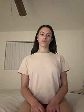 Snapshot of brookehoneynina chatting on 02/05/25, 01:04 brookehoneynina online show from 02/05/25, 01:04