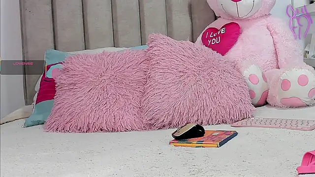 Queen Antonella Oficial online show from 10/24/25, 06:21