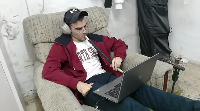 erikamavrik online show from 01/15/25, 04:43