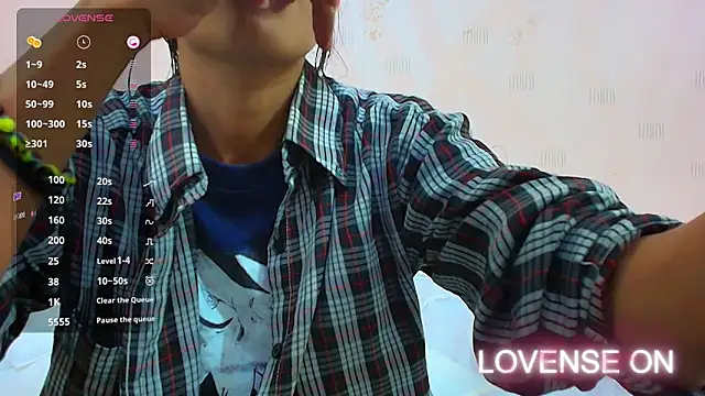 Snapshot of yourcuteneighbourr chatting on 12/26/24, 03:16 yourcuteneighbourr online show from 12/26/24, 03:16
