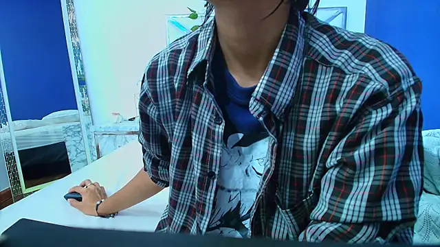 Snapshot of yourcuteneighbourr chatting on 12/28/24, 03:04 yourcuteneighbourr online show from 12/28/24, 03:04