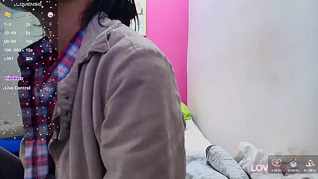 Snapshot of yourcuteneighbourr chatting on 01/04/25, 02:56 yourcuteneighbourr online show from 01/04/25, 02:56
