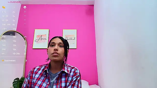 Snapshot of yourcuteneighbourr chatting on 01/21/25, 06:33 yourcuteneighbourr online show from 01/21/25, 06:33