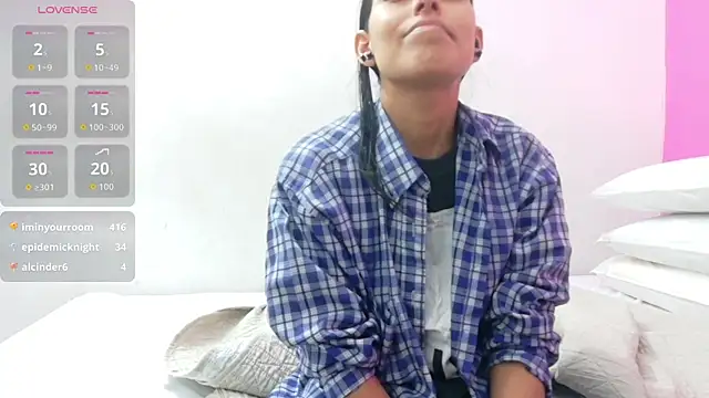 yourcuteneighbourr online show from 02/24/26, 02:42