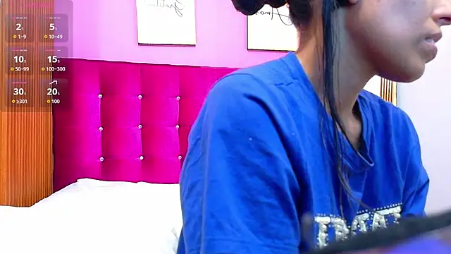 yourcuteneighbourr online show from 06/11/26, 03:15