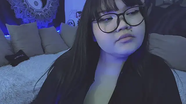 LeyaKan online show from 01/28/25, 04:08