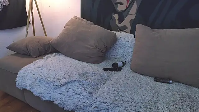 LeyaKan online show from 02/06/25, 12:11